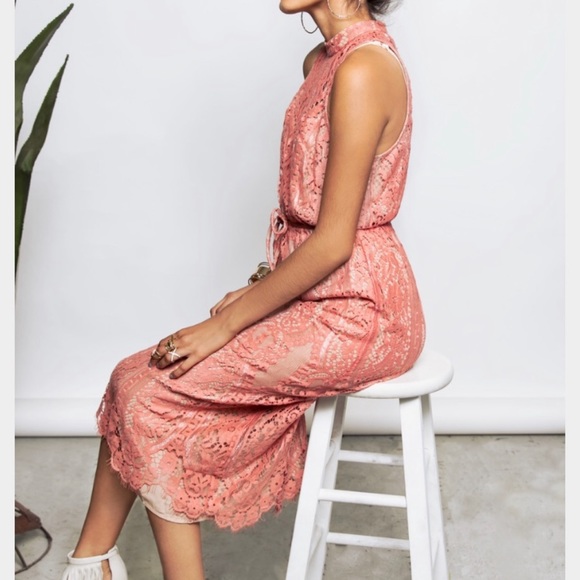 Wayf Portrait Dress - Picture 4 of 4